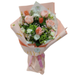 Ramo de rosas y tulipanes